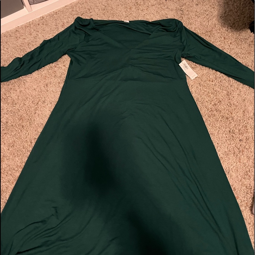 Old navy dress brand new with tags on it